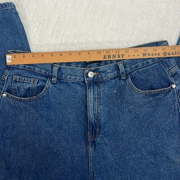 Pretty Little Thing medium wash high waist curvy fit blue jeans 10 - Picture 5 of 10